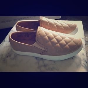 Sneaker NEW W/ TAGS DUPE For Steve Madden Ecentrcq